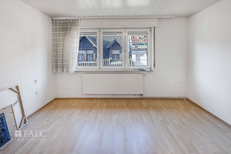Raum für Ideen - Ihr Haus mit Potenzial – Wohnzimmer OG