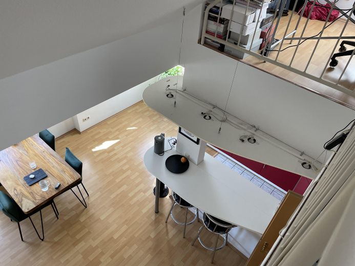 Nowoczesne, wymarzone 2,5-pokojowe mieszkanie galeryjne w M.-Untermenzing BEZ PROWIZJI – Blick von der Galerie