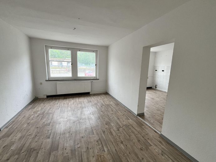 Gebäude ca. 1.000 m² 35 Räume