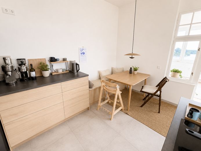 Sonnige 3-Zimmer-Wohnung im sanierten Altbau – Küche