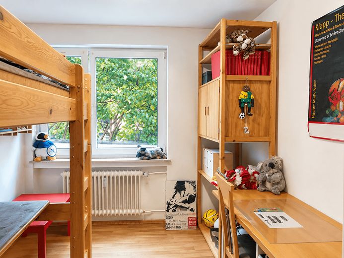 Appartement calme de 4 pièces situé dans un emplacement privilégié de Munich-Großhadern avec loggia exposée au sud – Kinderzimmer