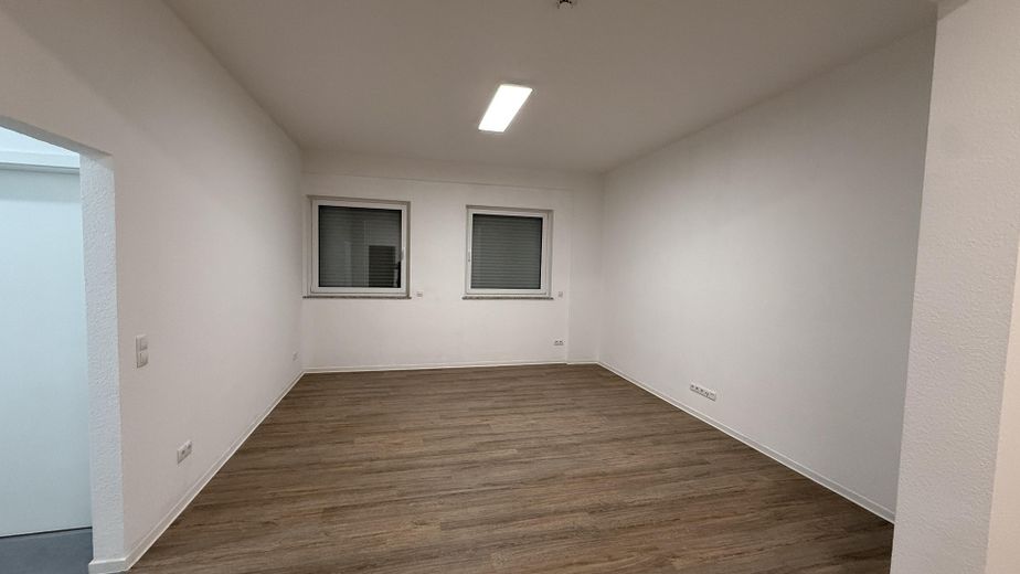 klimatisierte - 3,5-Zimmer Wohnung (EG) - mit Terrasse in Andernach – Wohnzimmer