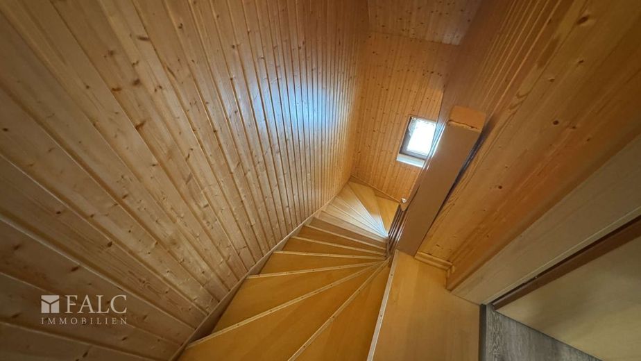***Ostsee-Flair genießen - Doppelhaushälfte mit zwei separaten Wohneinheiten*** – Treppenhaus