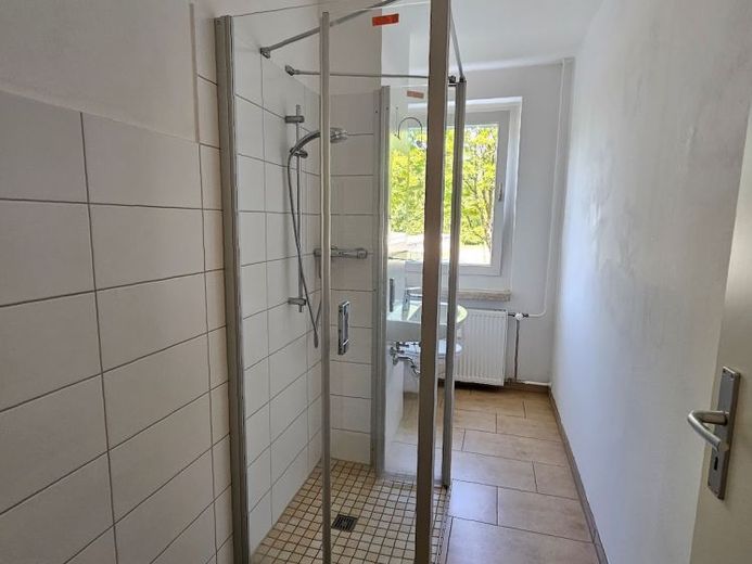 Schicke 3-Zimmer-Wohnung mit ebenerdiger Dusche – Foto 1