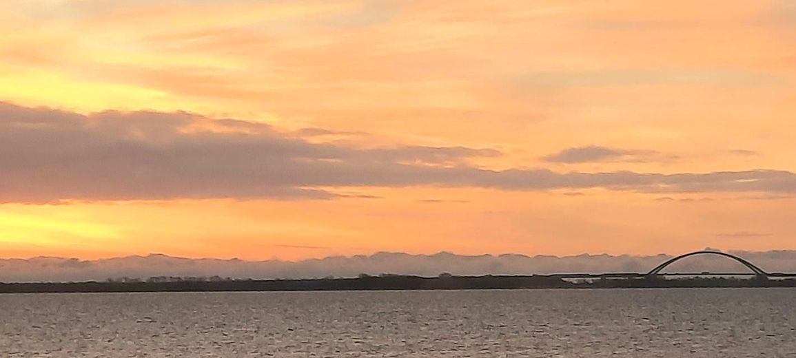 Einzigartige Ferienwohnung mit beidseitigem Ostseeblick-Toplage Orth/Fehmarn-provisionsfrei – Blick auf die Fehmarnsundbrück