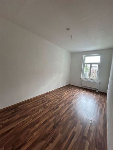 Großzügige 3-Zimmer mit Laminat, Balkon und Eckwanne in guter Lage – IMG_8668
