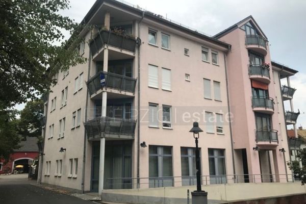 großz. 2-Raum-ETW, 2 Balkone und TGSPL, mit Mietpotential, in Zentrumsnaher Lage, JNKM 4.140,- €