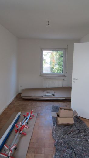 Ruhige zentrale 4,5-Zimmer-Wohnung mit großem Balkon 1. OG Herrenberg Ziegelfeld Wallbox Stellplatz – Essen