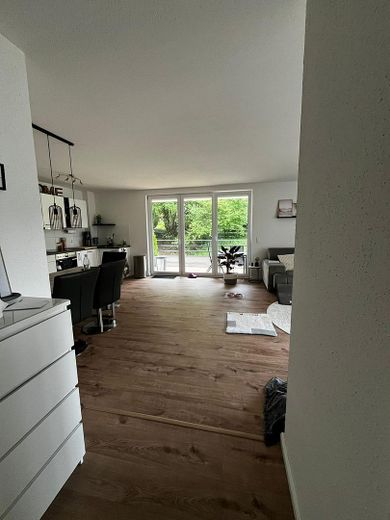 Modern & energieeffizient: 4 Zimmer mit großem Balkon und Blick ins Grüne – Foto 2