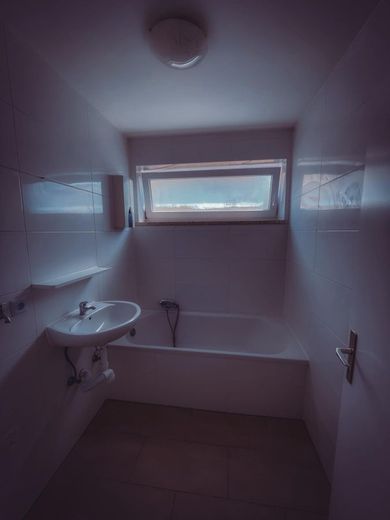 Attraktive 3-Zimmer-Wohnung in Altdorf bei Landshut – Bad