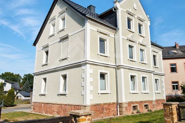 Weit unter Marktniveau vermietet ... Teilsaniertes Mehrfamilienhaus mit doppelter Ausbaureserve