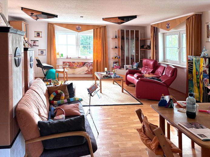 Wohnzimmer mit Essbereich