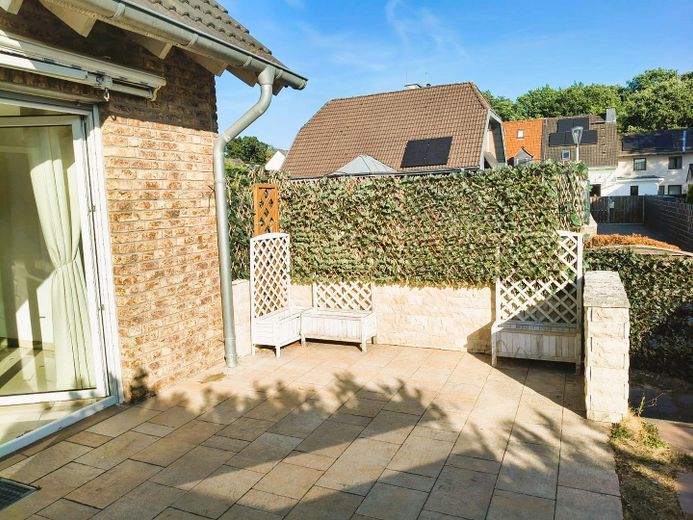 Familienfreundliche und gehobene Doppelhaushälfte mit Erdwärme und ohne Provision – Garten 3