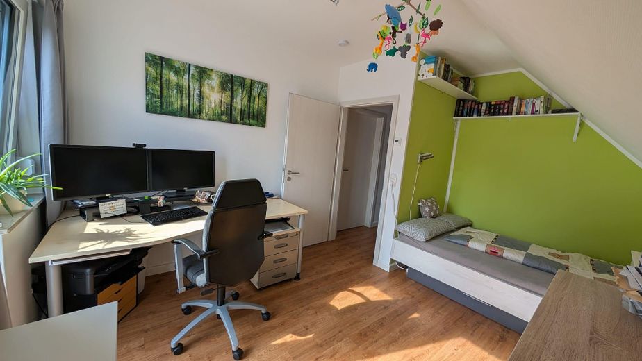 Family idyll in a quiet location (house no commission, energy class A) – Büro/2. KiZi OG