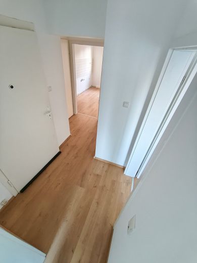 Helle 2 Zimmer Wohnung + Dachterrasse. – Фотографія 6