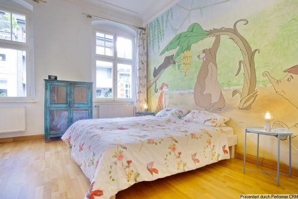 Komplett möblierte 3-Zimmerwohnung im Altbau, für Familien oder Teams, am Stadttor, Medienhafen-Unterbilk