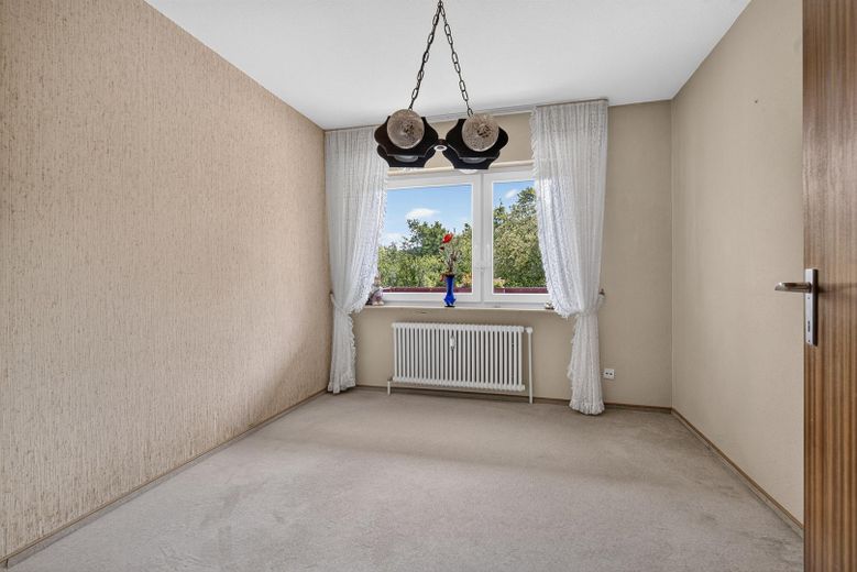 Provisionsfreies Einfamilienhaus mit Einliegerwohnung und Garage – Foto 22