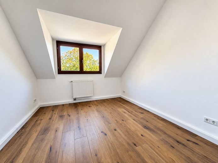 Sogno mansardato + giardino + sottotetto - subito disponibile – Foto 3