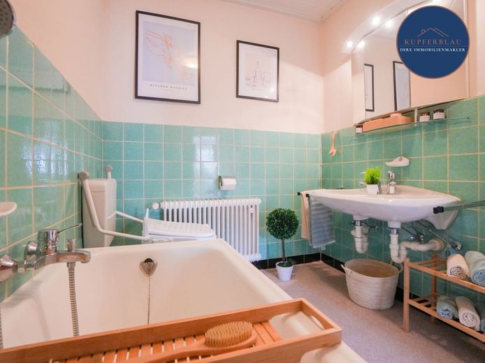 Stilvolle Doppelhaushälfte mit Gartenidylle in Bad Honnef-Selhof – Badezimmer OG