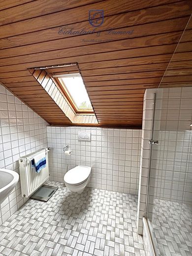 2 bis 3-FH mit Garten + Garage in guter Lage von Sulzbach – Duschbad DG