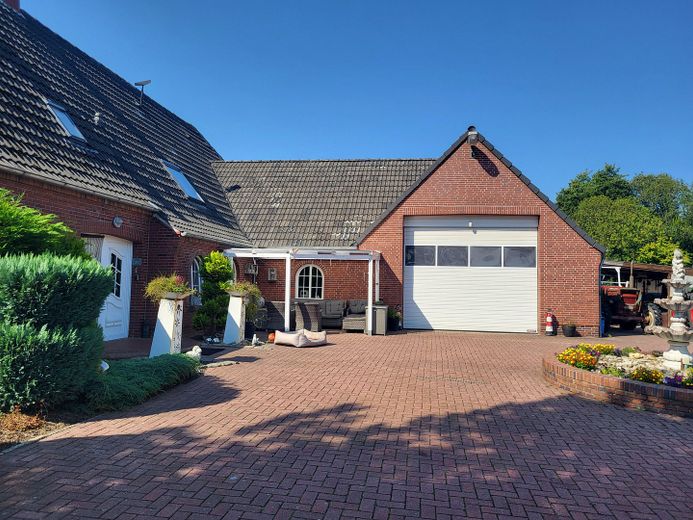 Exclusive detached house near Norddeich with pool, sauna, horse keeping – Ansicht
