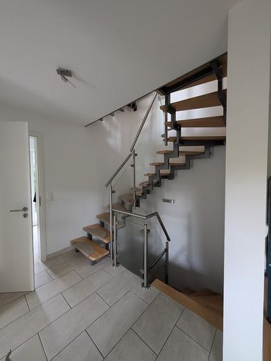 Casa di testa individuale di architetto con 4 locali a Schenefeld – Treppenhaus EG