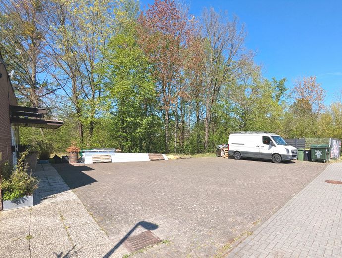 Außenansicht Parkplatz