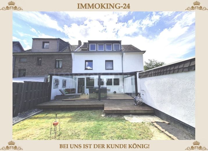++ MODERNISIERTES DREIFAMILIENHAUS + DOPPELGARAGE + GARTEN IN GUTER LAGE!! ++ – IHR NEUES DREIFAMILIENHAUS!