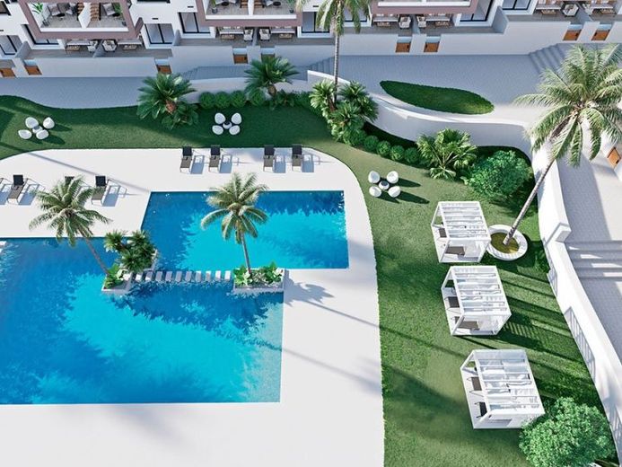 Exklusive Obergeschoss-Wohnungen mit 3 Schlafzimmern, 2 Bädern, Dachterrasse und Gemeinschaftspool – Foto 1