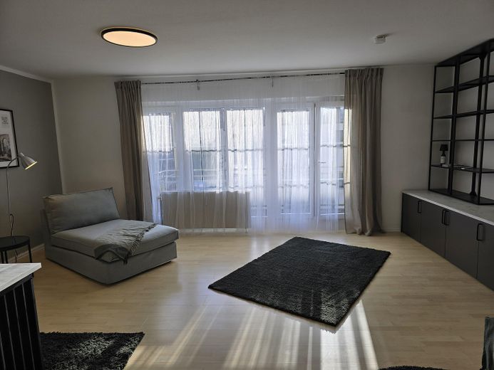Appartamento di design completamente arredato di 1 stanza con balcone a Fürth – Wohnen
