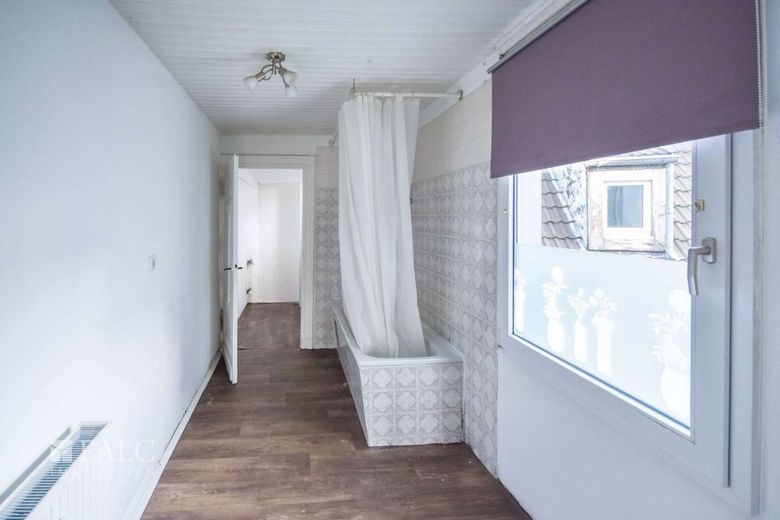 Ein Zuhause mit Ausblick und Charakter – Badezimmer