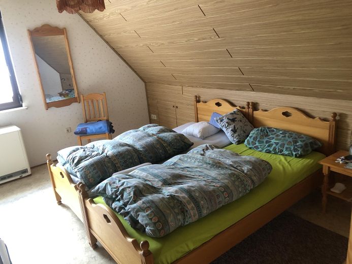 Einfamilienhaus mit Garten und eigenem Bachzugang !! – Schlafzimmer OG
