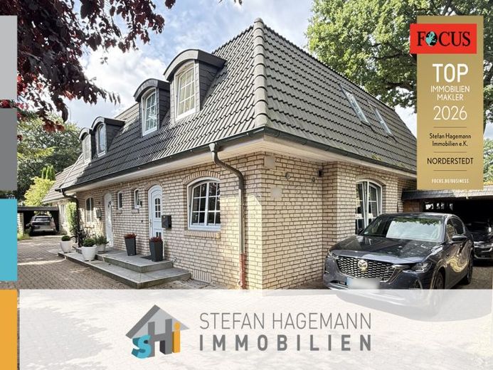 Casa bifamiliare a Norderstedt con cantina completa
ABITARE IN MODO MODERNO, PARCHEGGIARE IN MODO FLESSIBILE, GRIGLIARE AL COPERTO – Foto 1