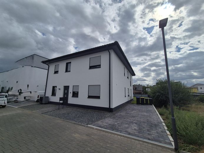 Nieuwbouw! Luxe 8-kamer-twee-onder-een-kaphuis te koop! – Foto 5