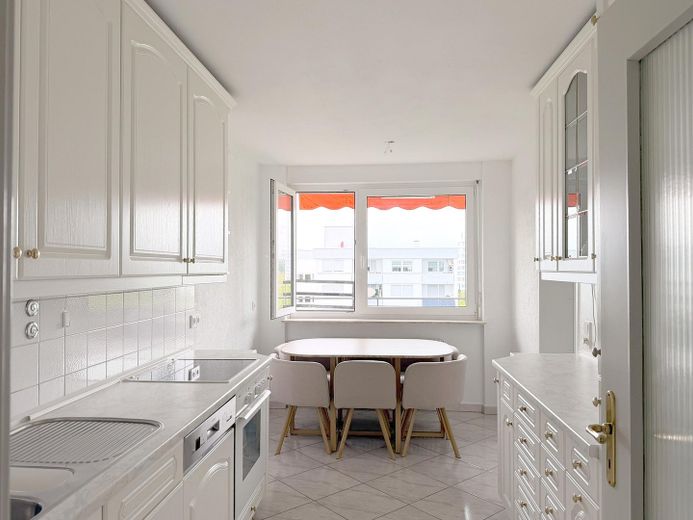 4er-WG Neugründung in Konstanz – frisch modernisiert, große Gemeinschaftsküche & Balkon – Küche