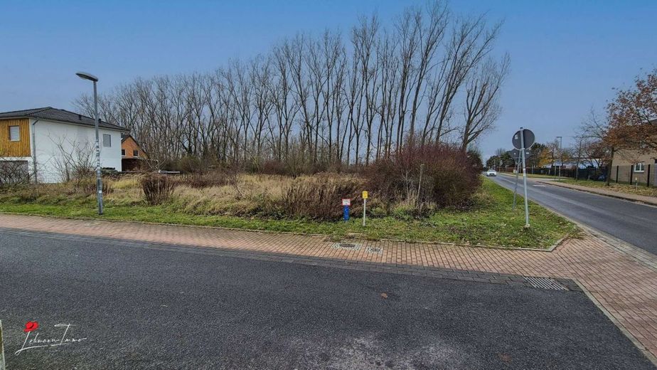 Eckgrundstück in Schönefeld (bauträgerfrei) – Grundstück