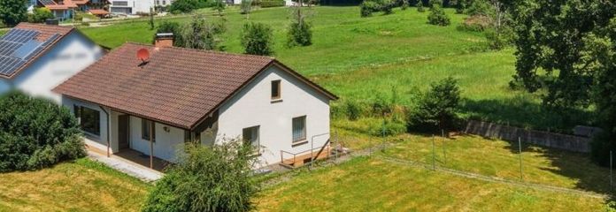 360°| AUS ALT MACH NEU! – Einfamilienhaus mit XXL-Grundstück in ruhiger Waldrandlage in Mochenwangen