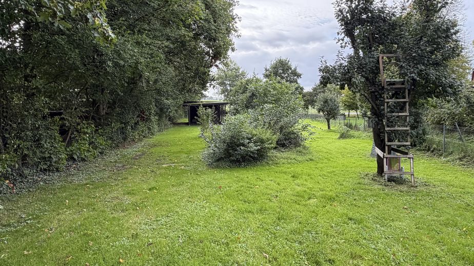 Resthof mit Nebengebäude und bebauugsfähigem Grundstück – Koppel