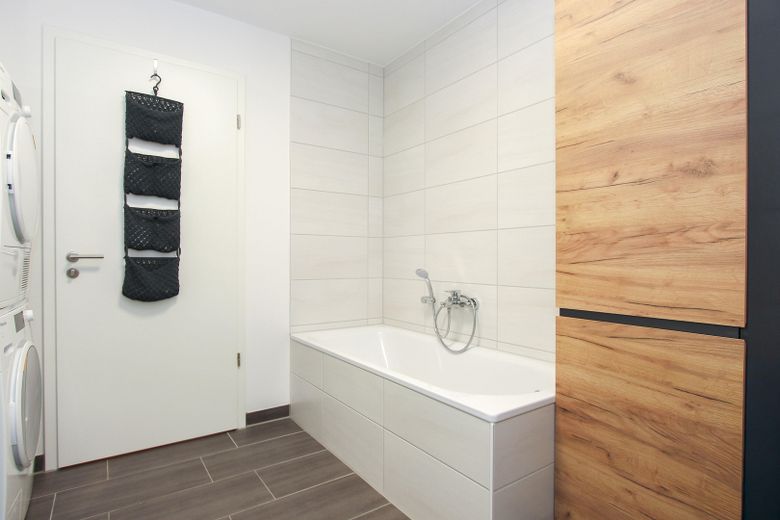 Badezimmer mit Badewanne