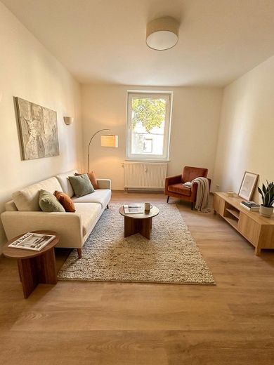 4 helle Zimmer | 87,9 m² | Offene Wohnküche + Gäste-WC – Musterbeispiel1