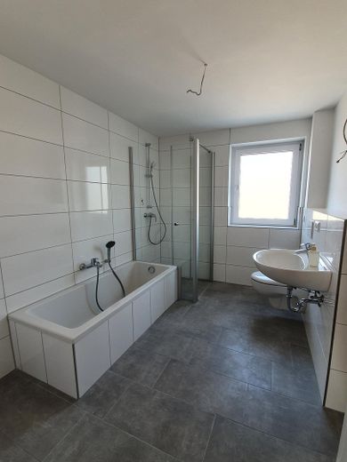Badezimmer mit Badewanne