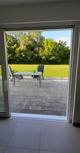 Ein Haus fürs Leben – modern, flexibel und zukunftsorientiert – Blick in den Garten