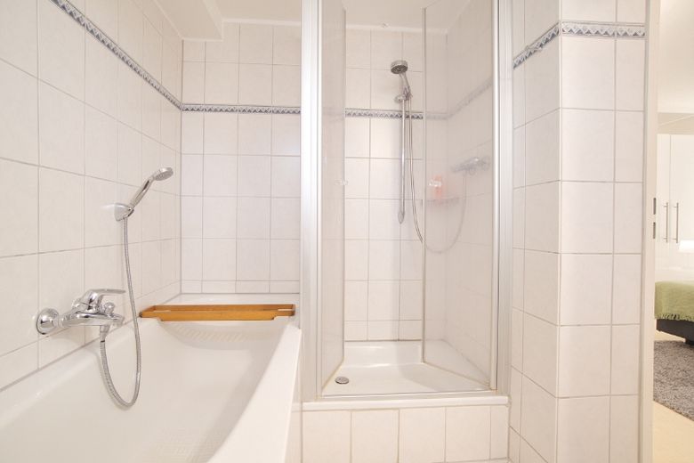 Generously proportioned, homely ground floor family apartment with separate entrance and garden terrace, within walking distance of Ruhr University – 5e807634ca49a288c1a90aaad9a4e4d969aef07d.jpg
