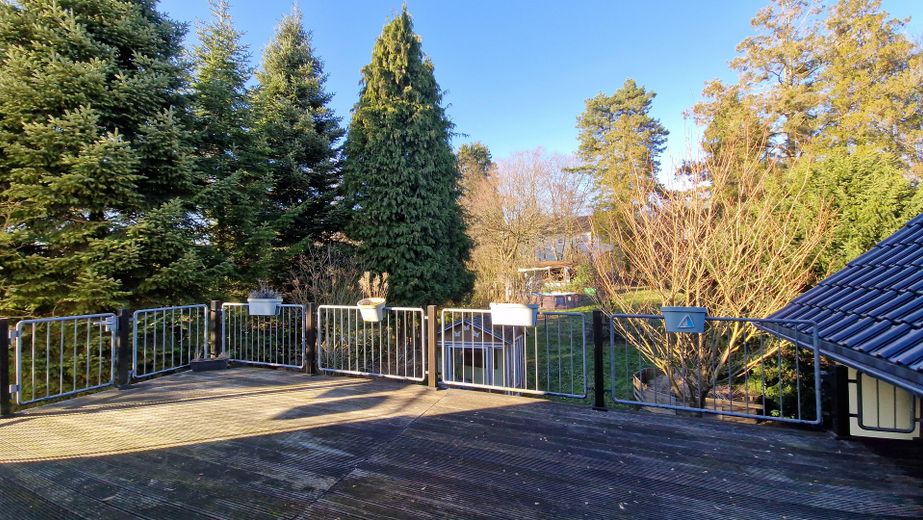 Wie ein eigenes Haus: 162,5 m² | 6 Zimmer | 600 m² Garten im Sondereigentum | 32 m² Dachterrasse – Dachterrasse