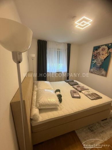 Appartement entièrement meublé de 2 pièces avec grande loggia & place de parking en sous-sol à Schwabing – 2ec77a9826e6569b480c64f40940139969598554.jpg