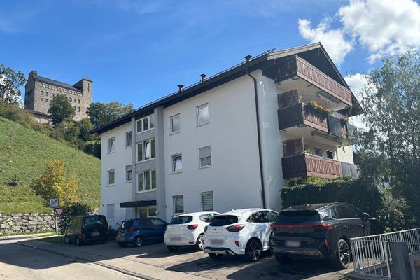 Compacta residencia en Allgäu con terraza orientada al sur y vistas a las montañas