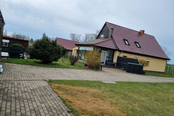 Una casa, due appartamenti