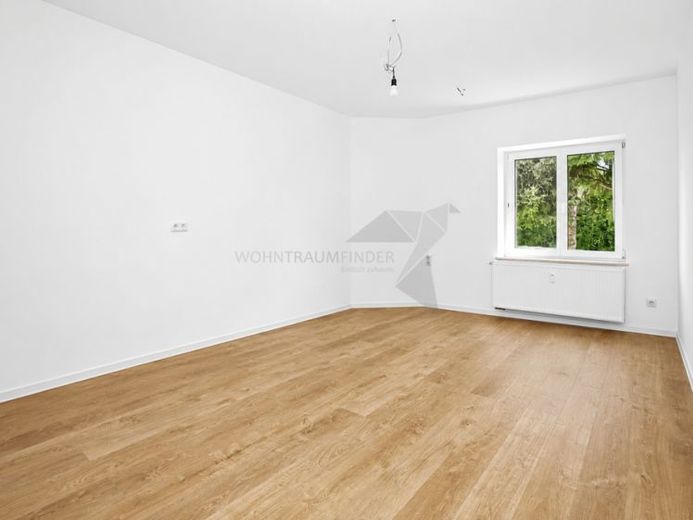 !! Erstbezug nach Sanierung !! Coole 2 Raum EG-Whg. mit Balkon und Tageslichtbad – Foto 1