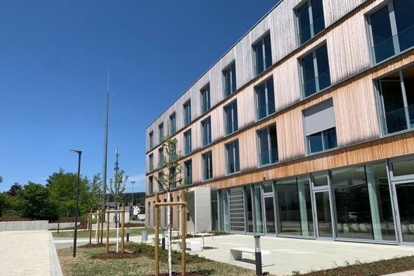 Topmodernes Arbeitsumfeld in repräsentativen Räumlichkeiten im Frankenwald/Naila – Büroräume ab ca. 36 m²