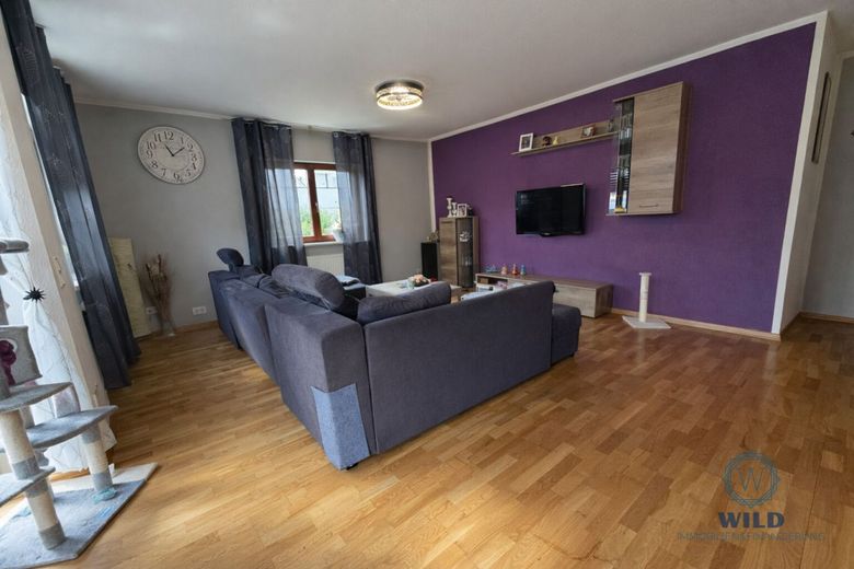 Neuer Preis! 3-Zimmer-Wohnung mit Terrassenflair in ruhiger Lage von Riegelsberg! – Wohnzimmer